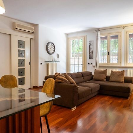 Ferienwohnung Casa Matilde Piano Terra 100Mq Con Parking E Piscina Ferrara Exterior foto